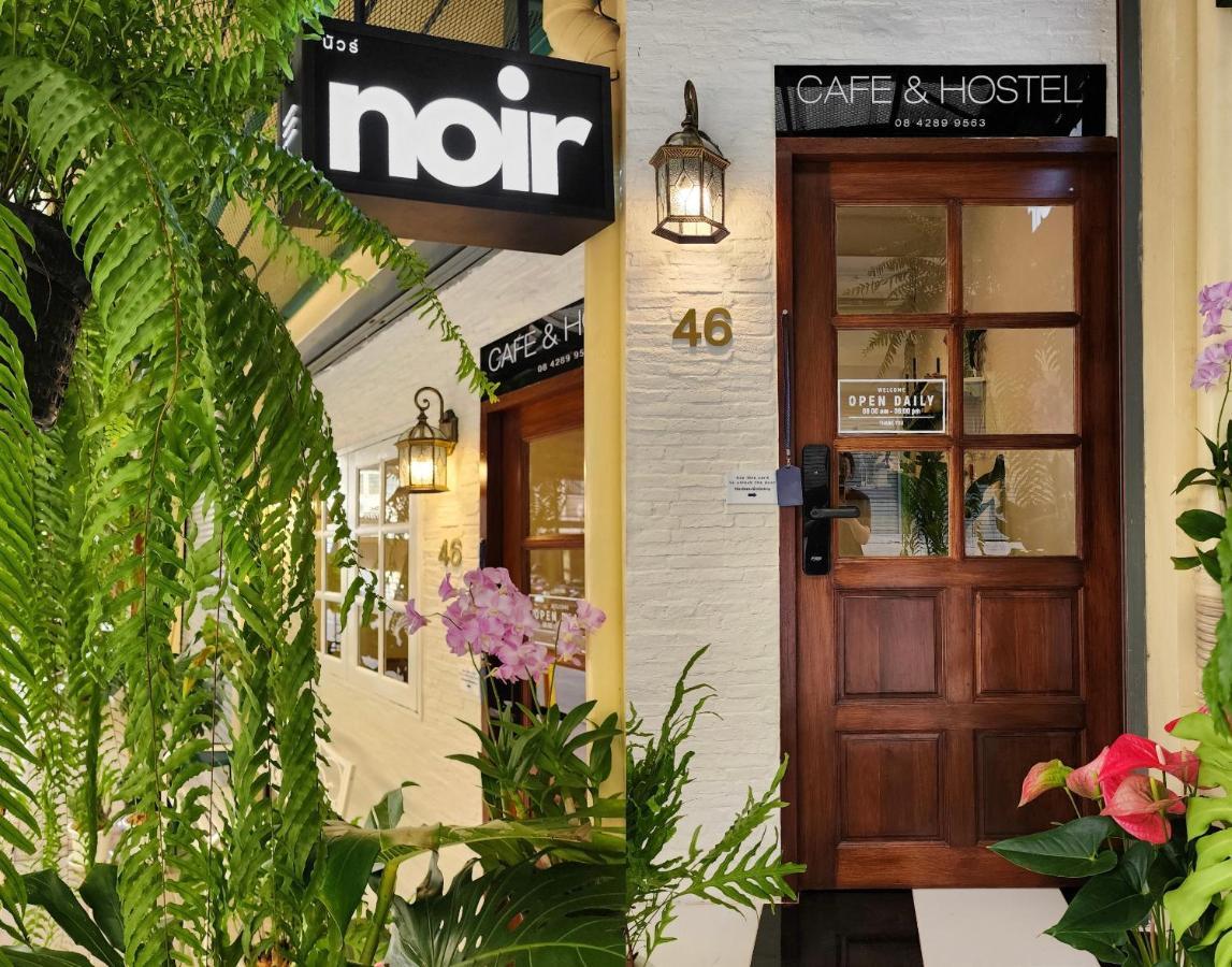 Noir Cafe And Hostel Chinatown Bangkok Exteriör bild